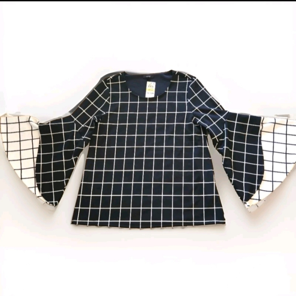 NWT Alfani Nouveau Check bell sleeve blouse Size M Colors black and white